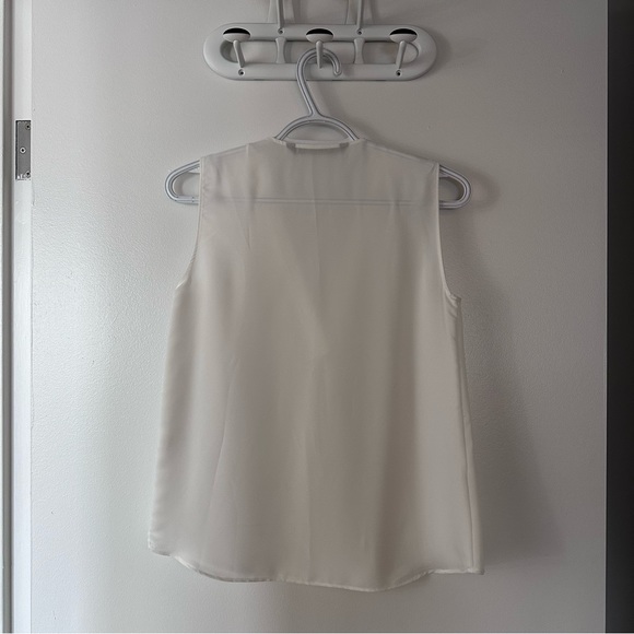 Beautiful white blouse - Picture 3 of 3